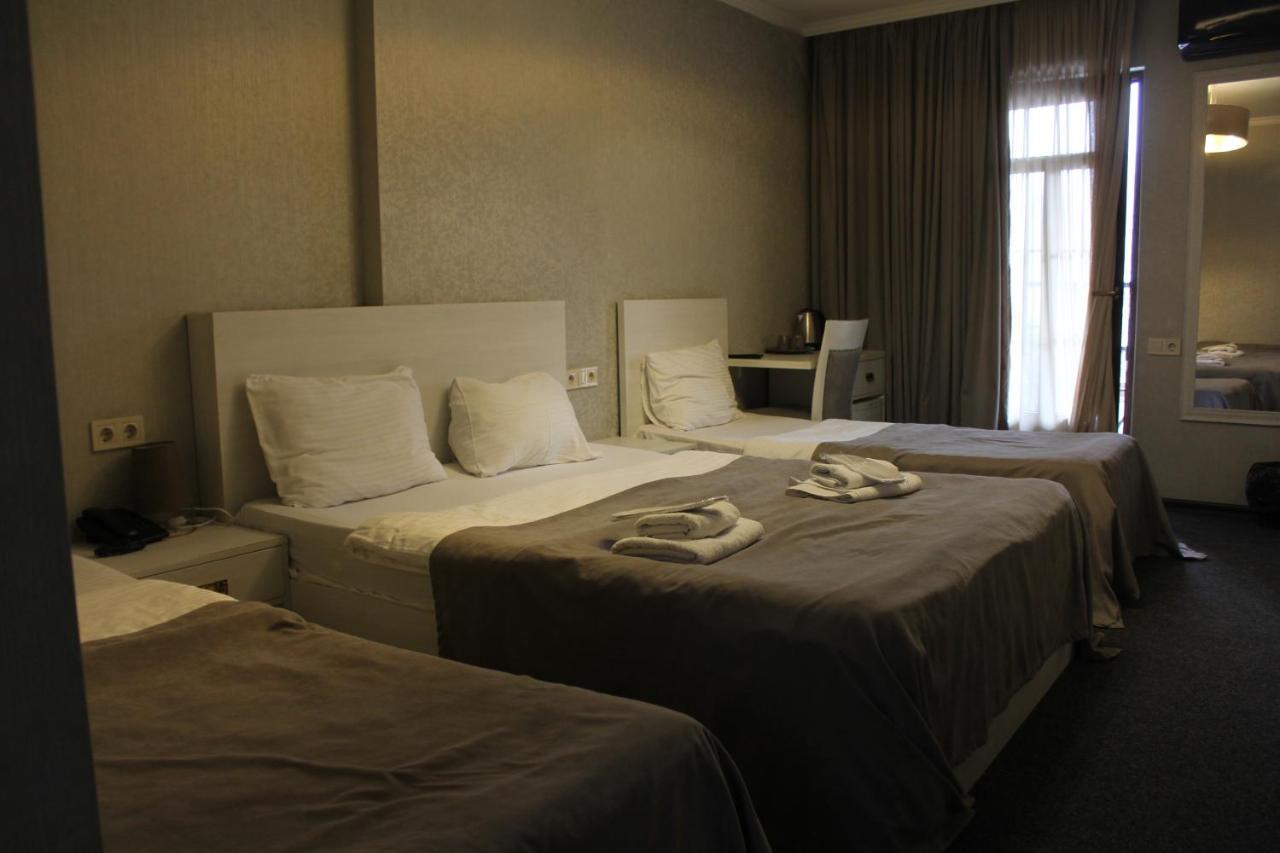 Hotel Plaza Tiflis Exterior foto